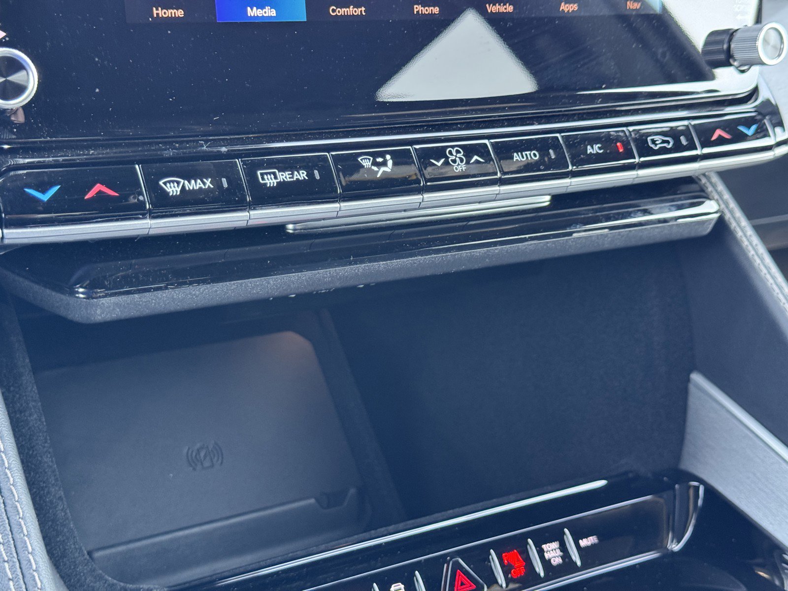 New 2025 Jeep Wagoneer L Series II w/ Premium Group I image 16