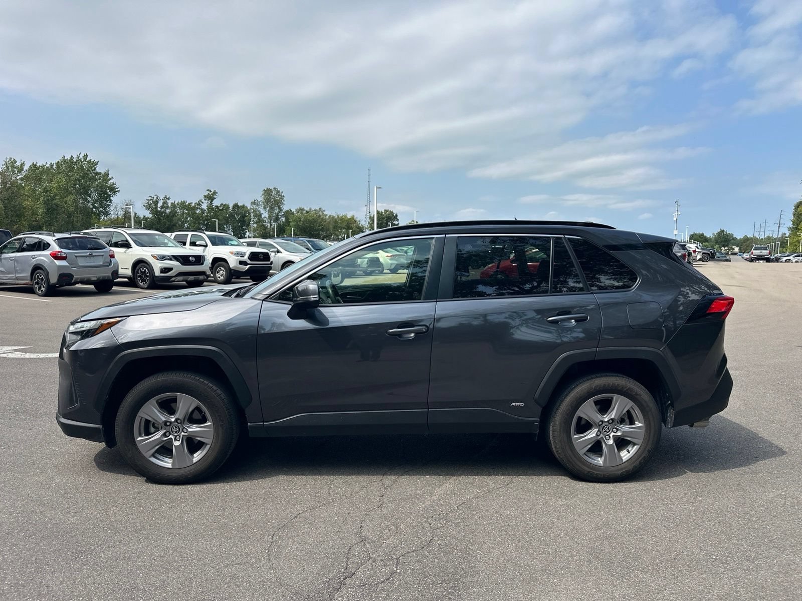 Used 2025 Toyota RAV4 XLE AWD/4WD image 4