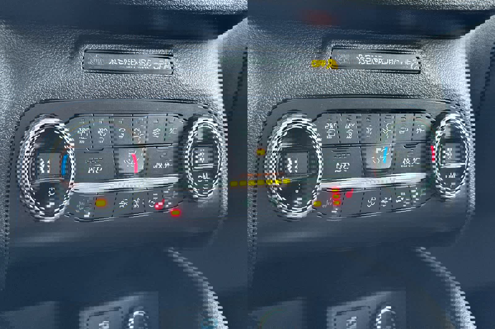 Used 2020 Ford Escape Titanium w/ Titanium Premium Package 2.0 image 21