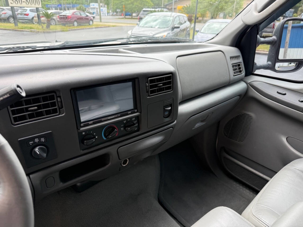 Used 2003 Ford F250 Lariat image 6