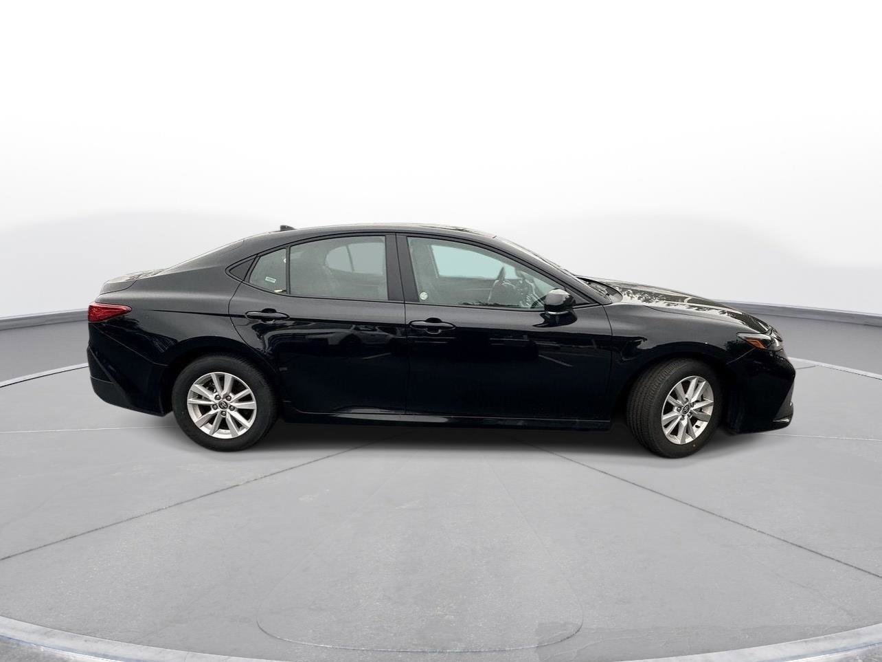 Used 2026 Toyota Camry LE FWD image 5