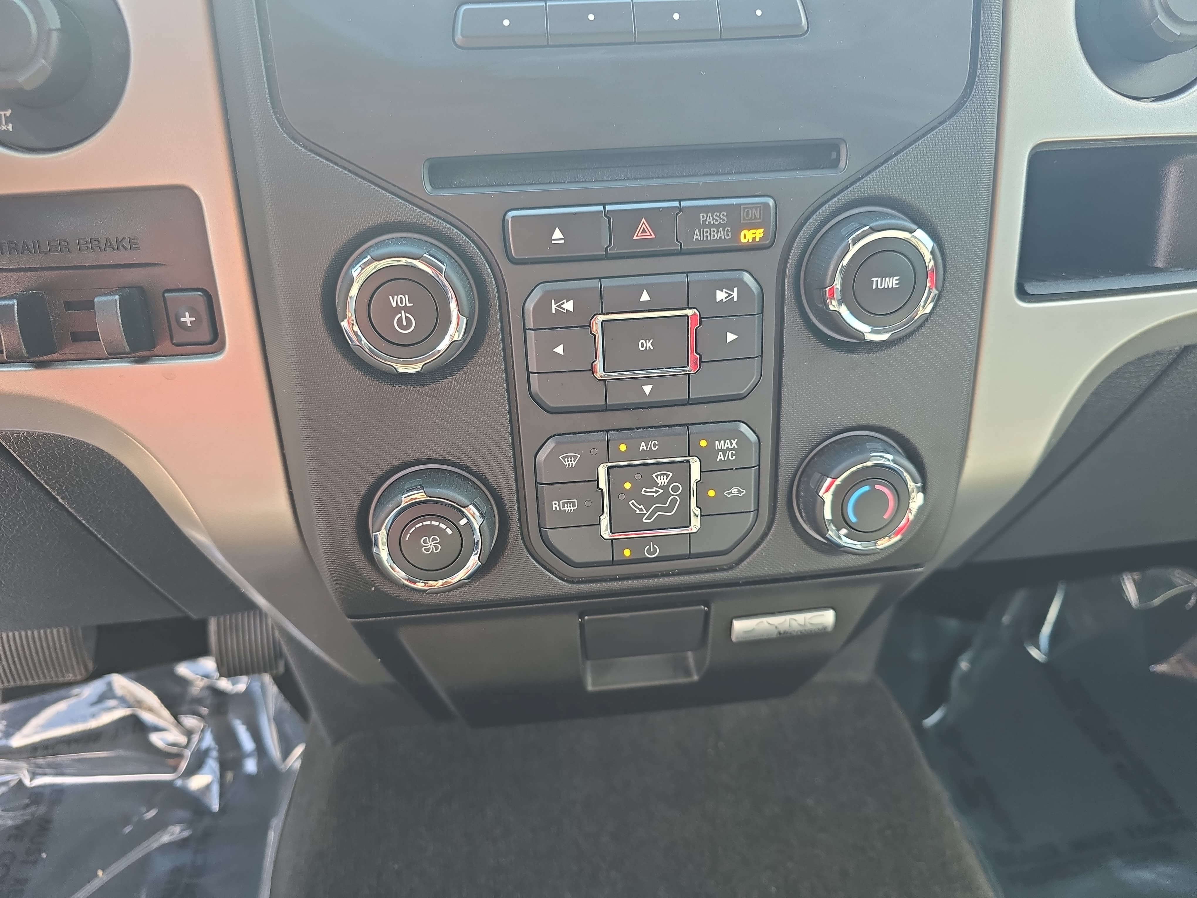 Used 2013 Ford F150 XLT w/ Luxury Equipment Group RWD image 23