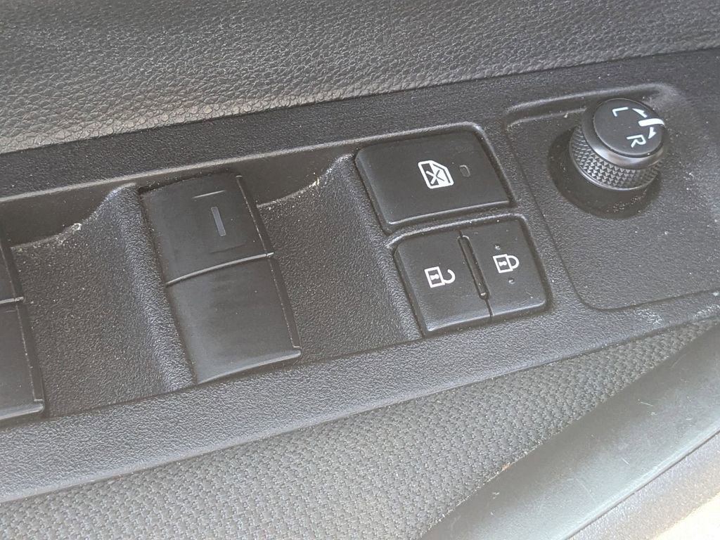 Used 2025 Toyota Corolla LE FWD image 15