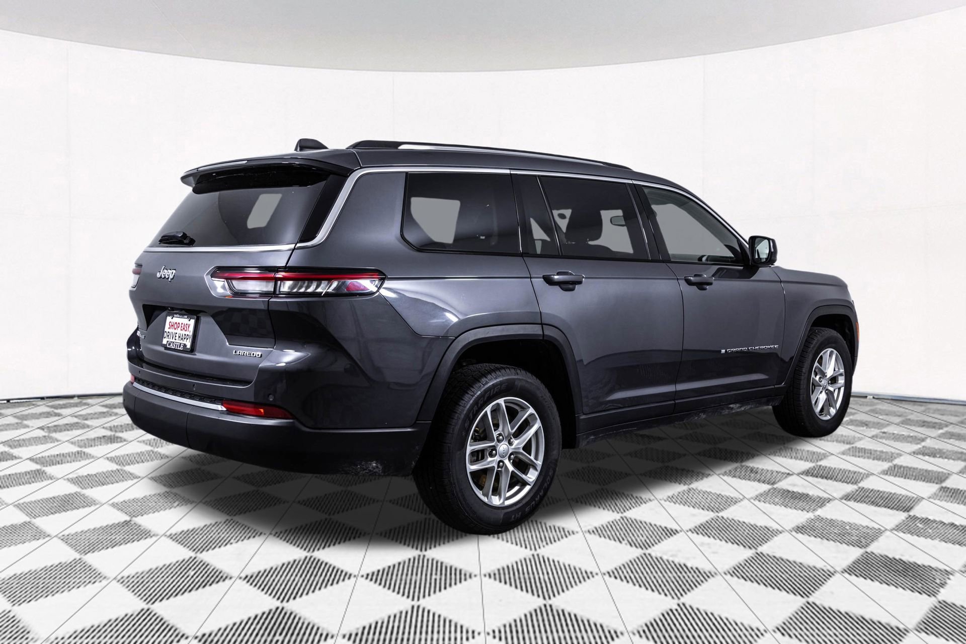 Used 2023 Jeep Grand Cherokee L Laredo AWD/4WD image 19