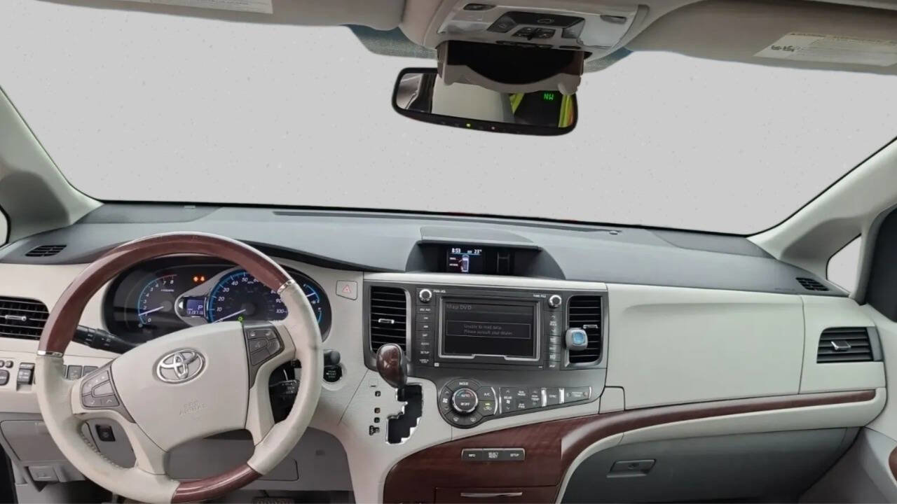 Used 2013 Toyota Sienna Limited image 7