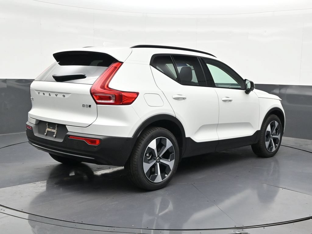 New 2026 Volvo XC40 B5 Plus w/ Protection Package Premier AWD/4WD image 5