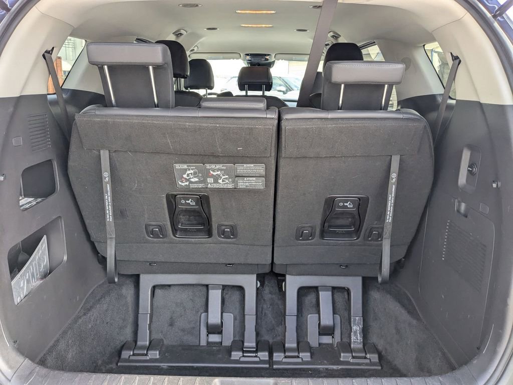 Used 2025 Kia Carnival image 25