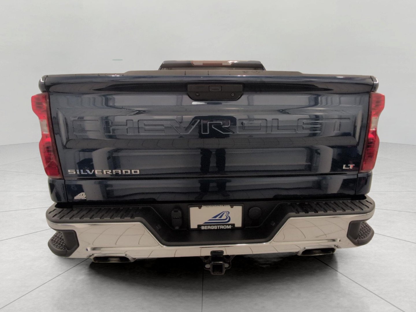 Used 2022 Chevrolet Silverado 1500 LT AWD/4WD image 24