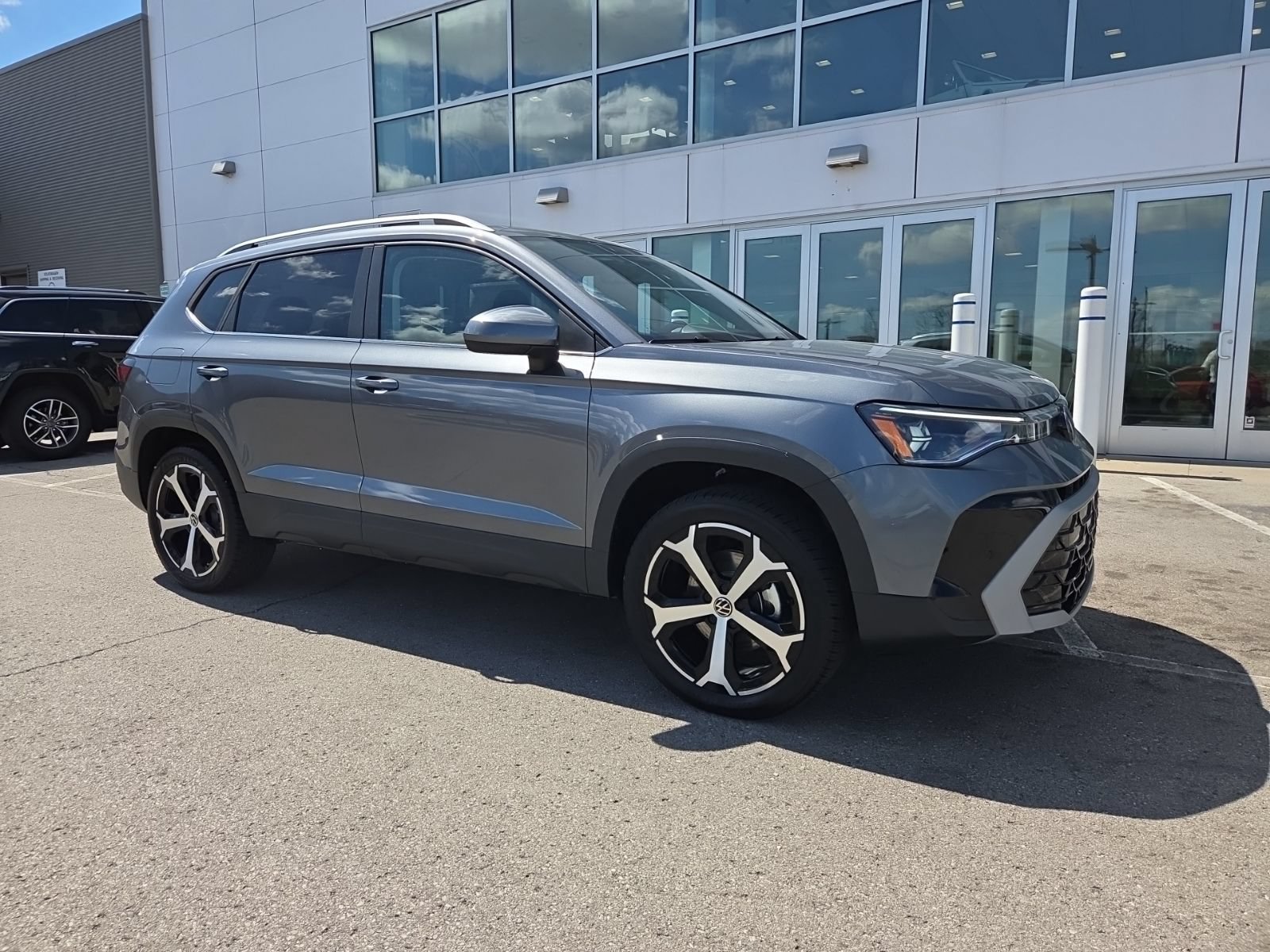 New 2026 Volkswagen Taos SEL AWD/4WD image 2