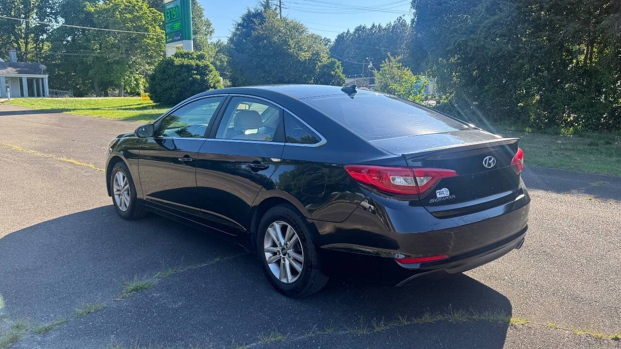 Used 2015 Hyundai Sonata SE w/ Option Group 09 FWD image 6