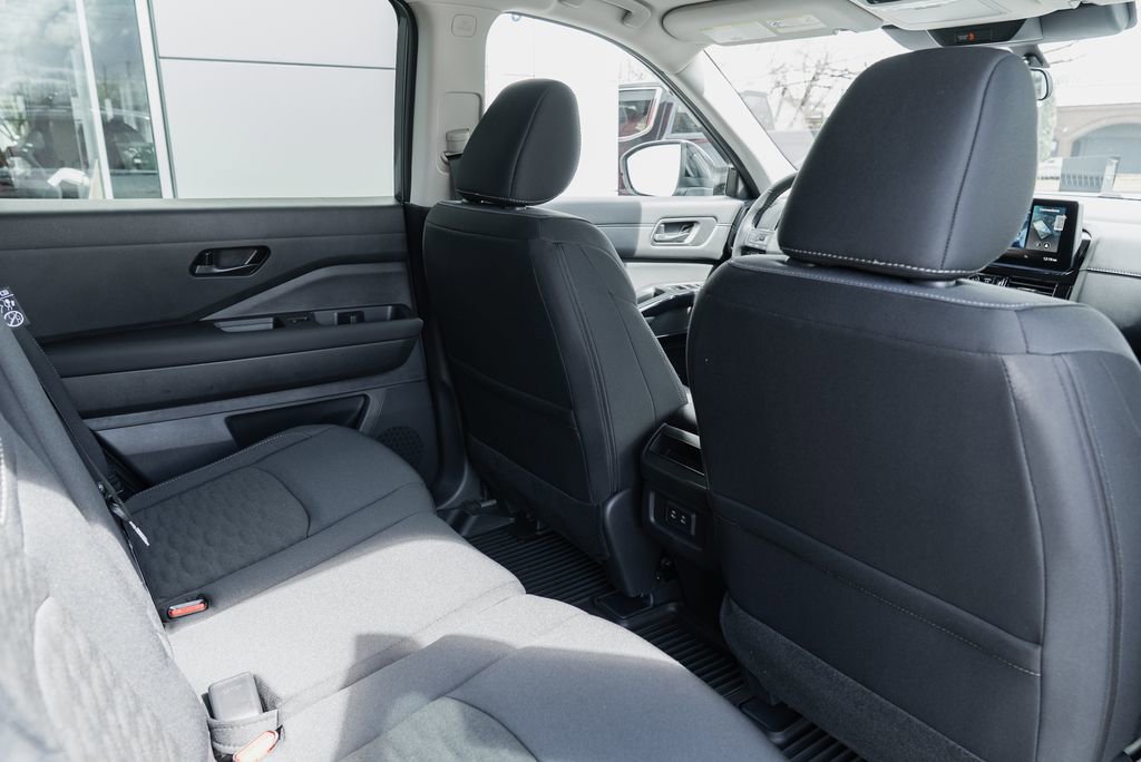 New 2026 Nissan Pathfinder SV image 25