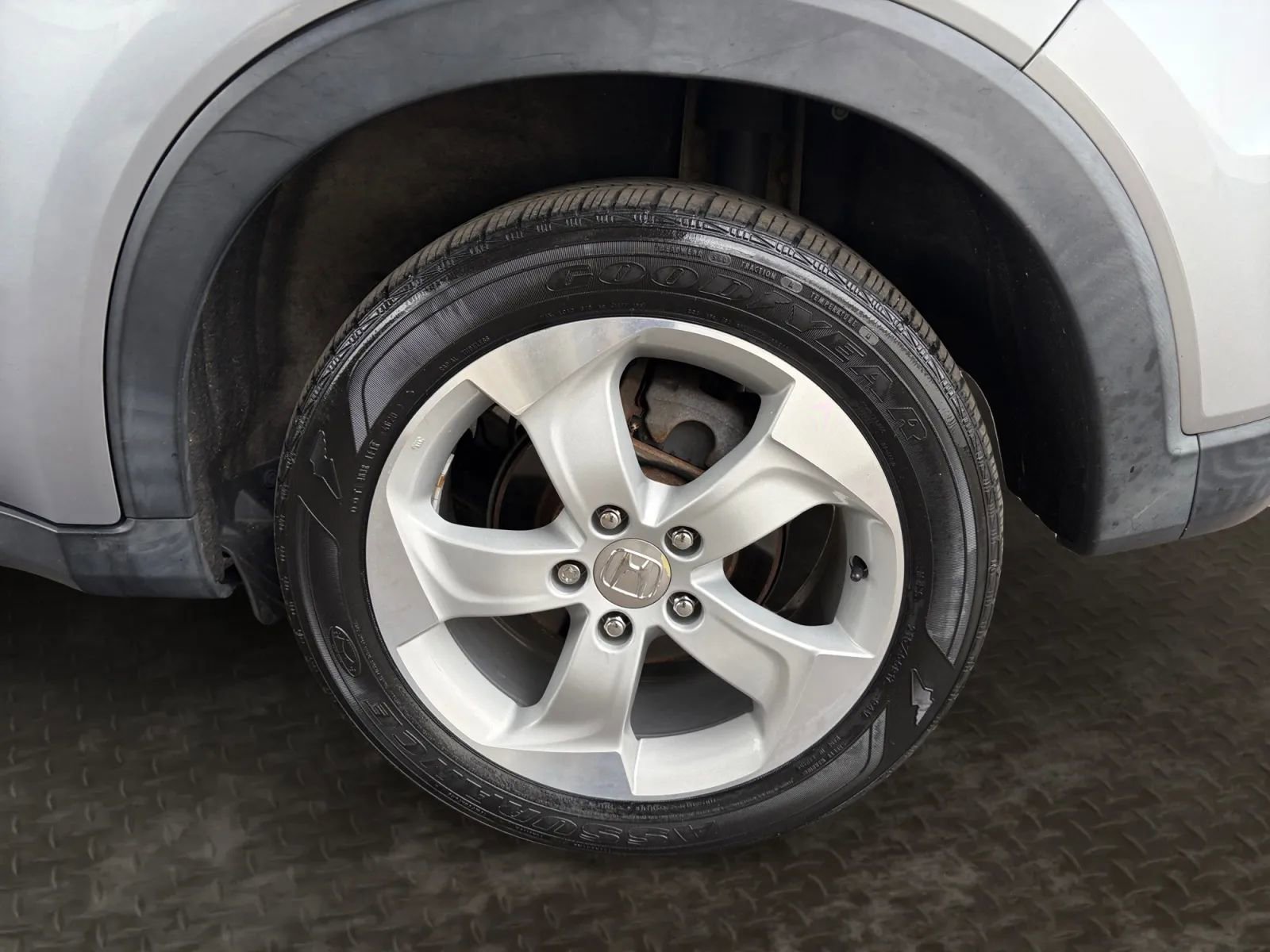 Used 2017 Honda HR-V EX image 39