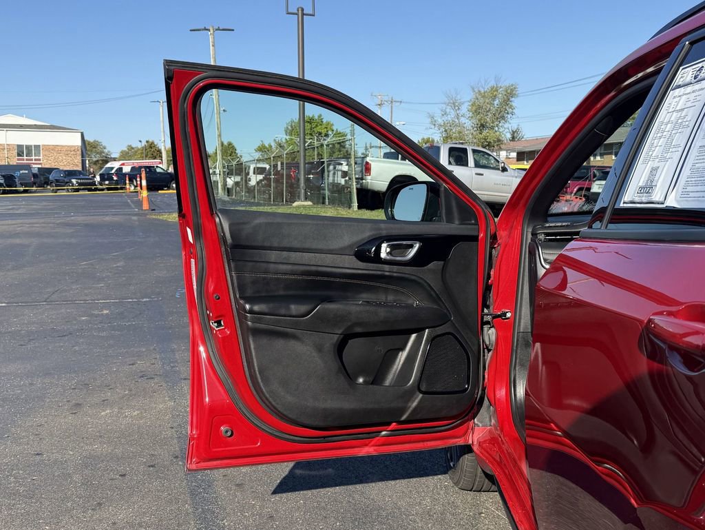 Used 2023 Jeep Compass Limited image 10