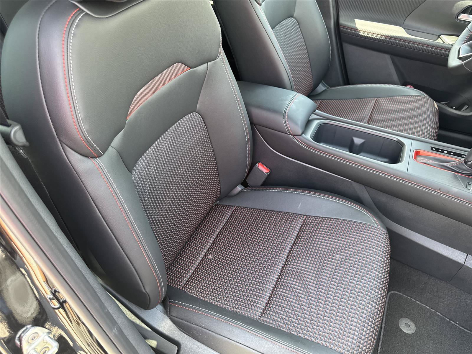 New 2026 Nissan Kicks SR FWD image 34