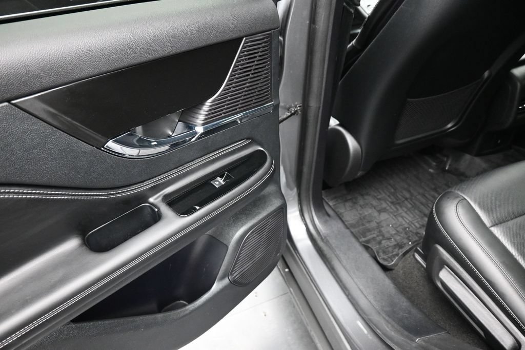 Used 2022 Lincoln Corsair Grand Touring AWD/4WD image 7