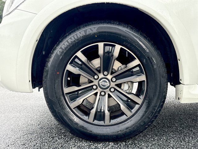 Used 2019 Nissan Armada Platinum w/ Captain's Chairs Package image 10