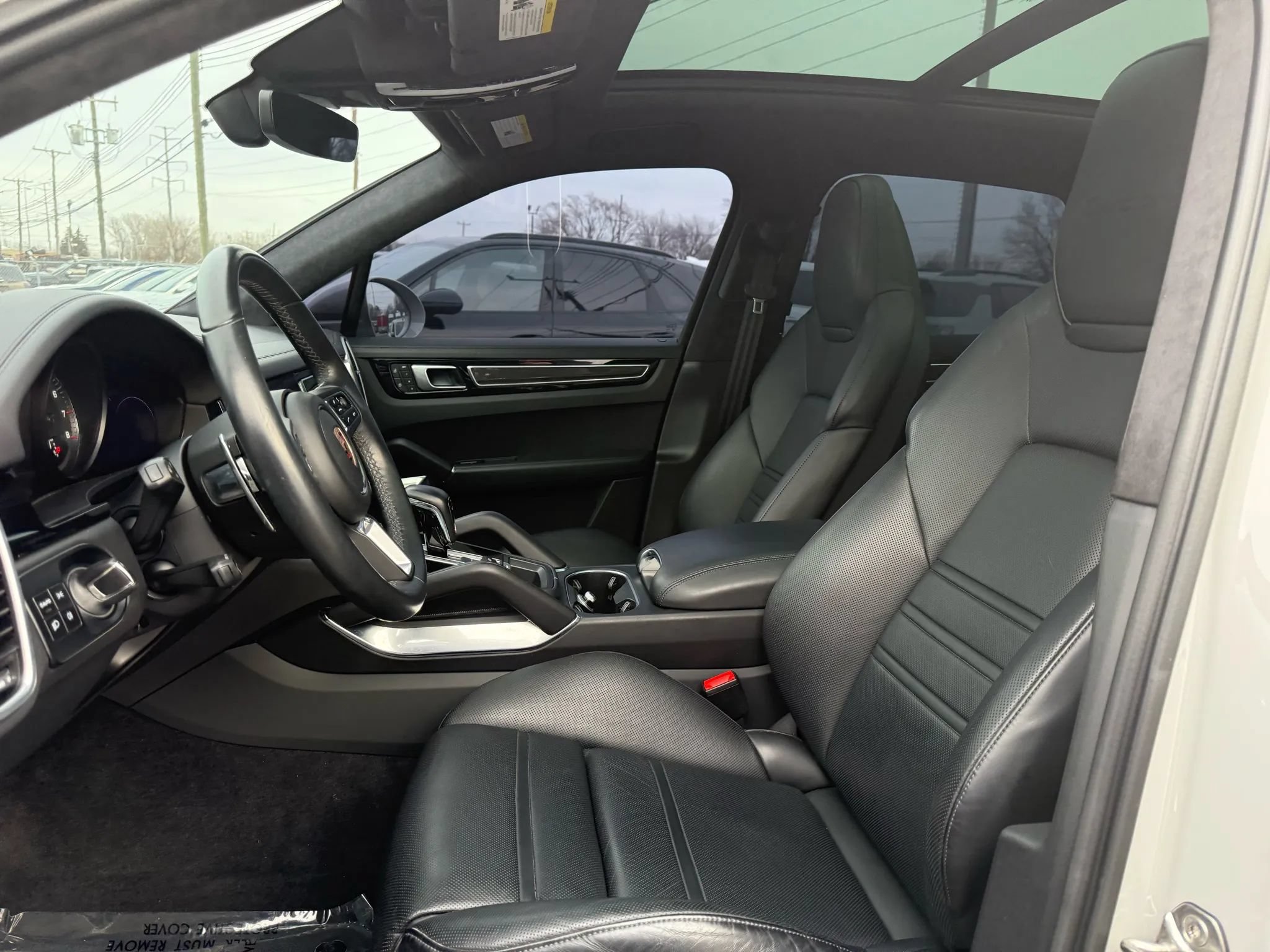 Used 2023 Porsche Cayenne Turbo w/ Premium Package Plus AWD/4WD image 17
