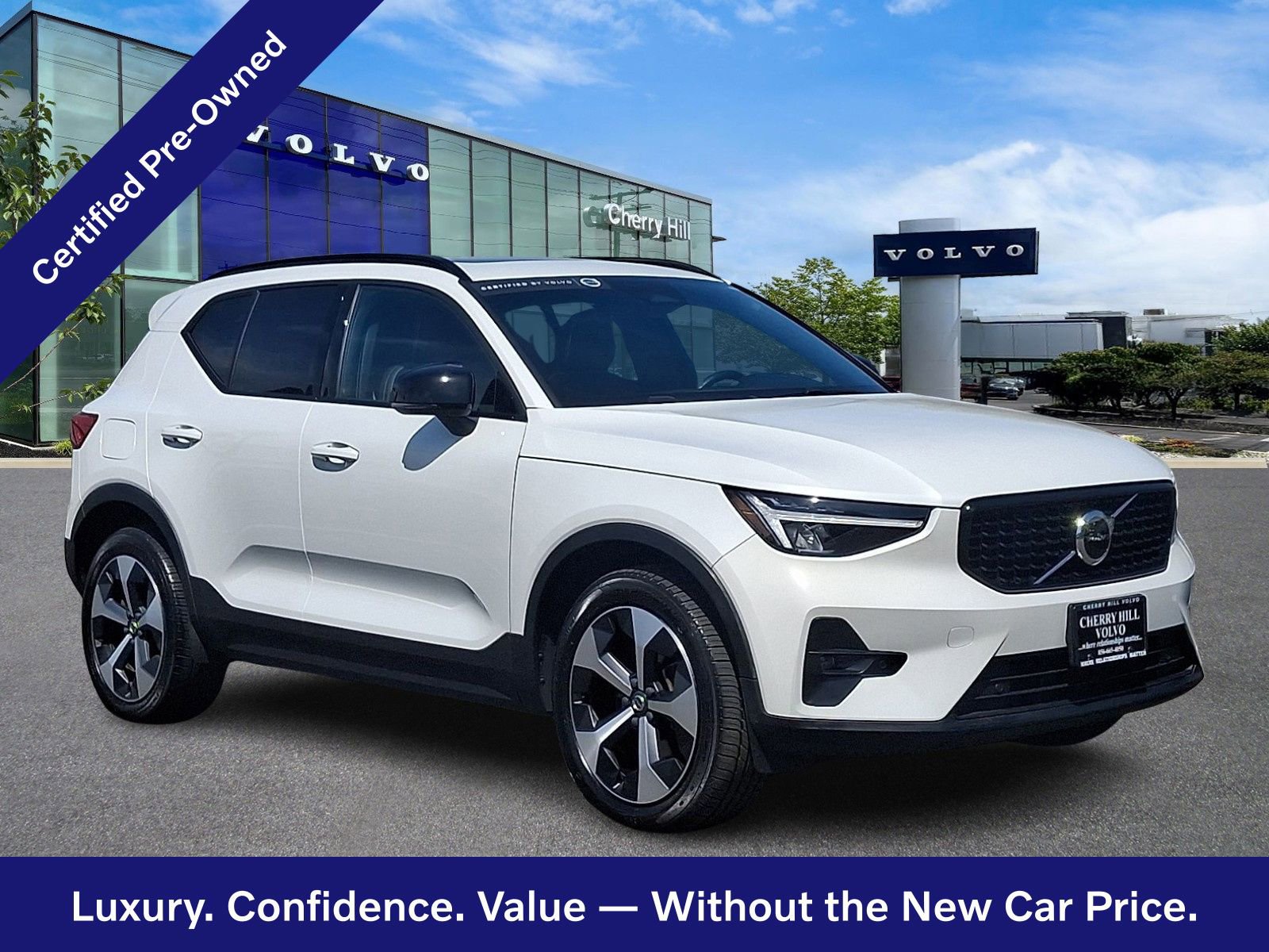 Certified 2023 Volvo XC40 B5 Plus w/ Climate Package image 1