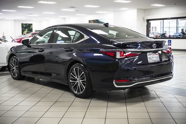 Certified 2024 Lexus ES 300h w/ Premium Package FWD image 8