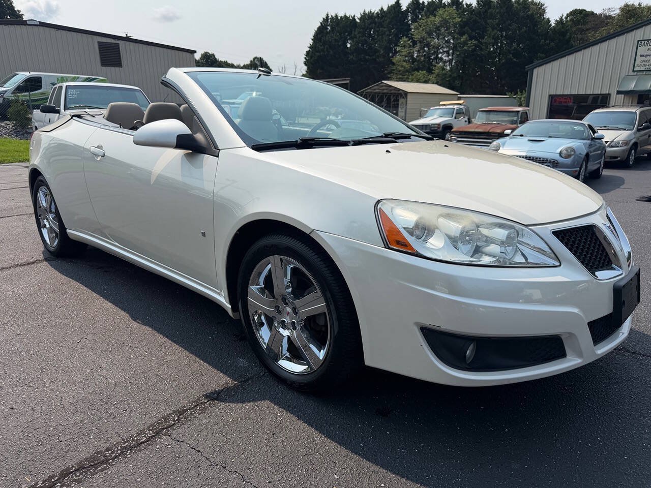 Used 2009 Pontiac G6 GT w/ Sport Package 1 FWD image 24