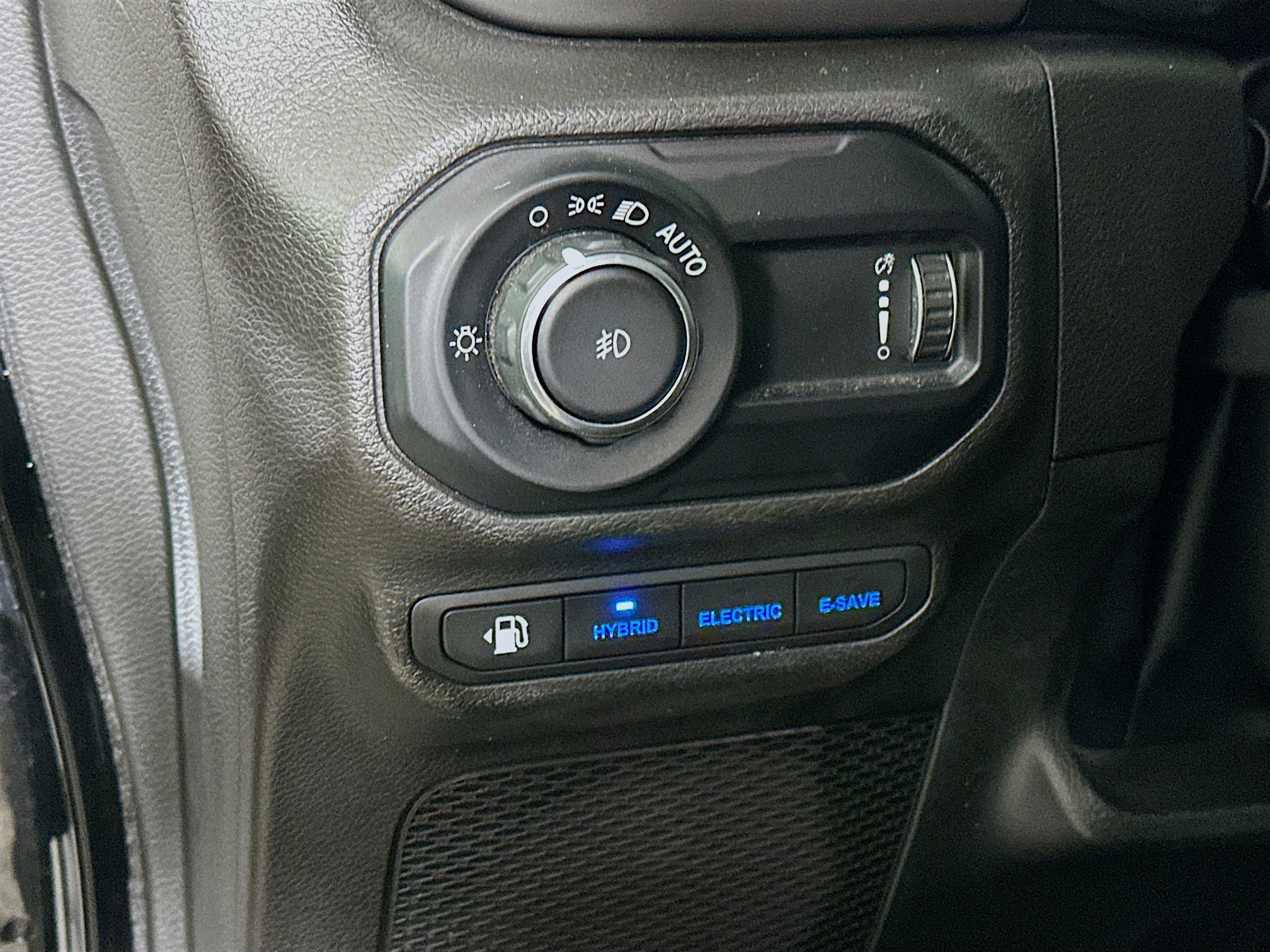 Used 2023 Jeep Wrangler Unlimited Rubicon 4xe w/ Steel Bumper Group image 16