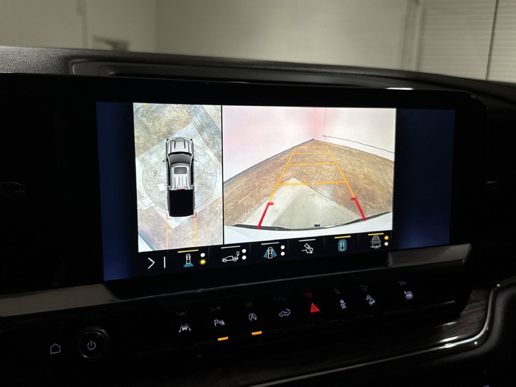 Used 2023 Chevrolet Silverado 1500 LTZ w/ LTZ Convenience Package II AWD/4WD image 15