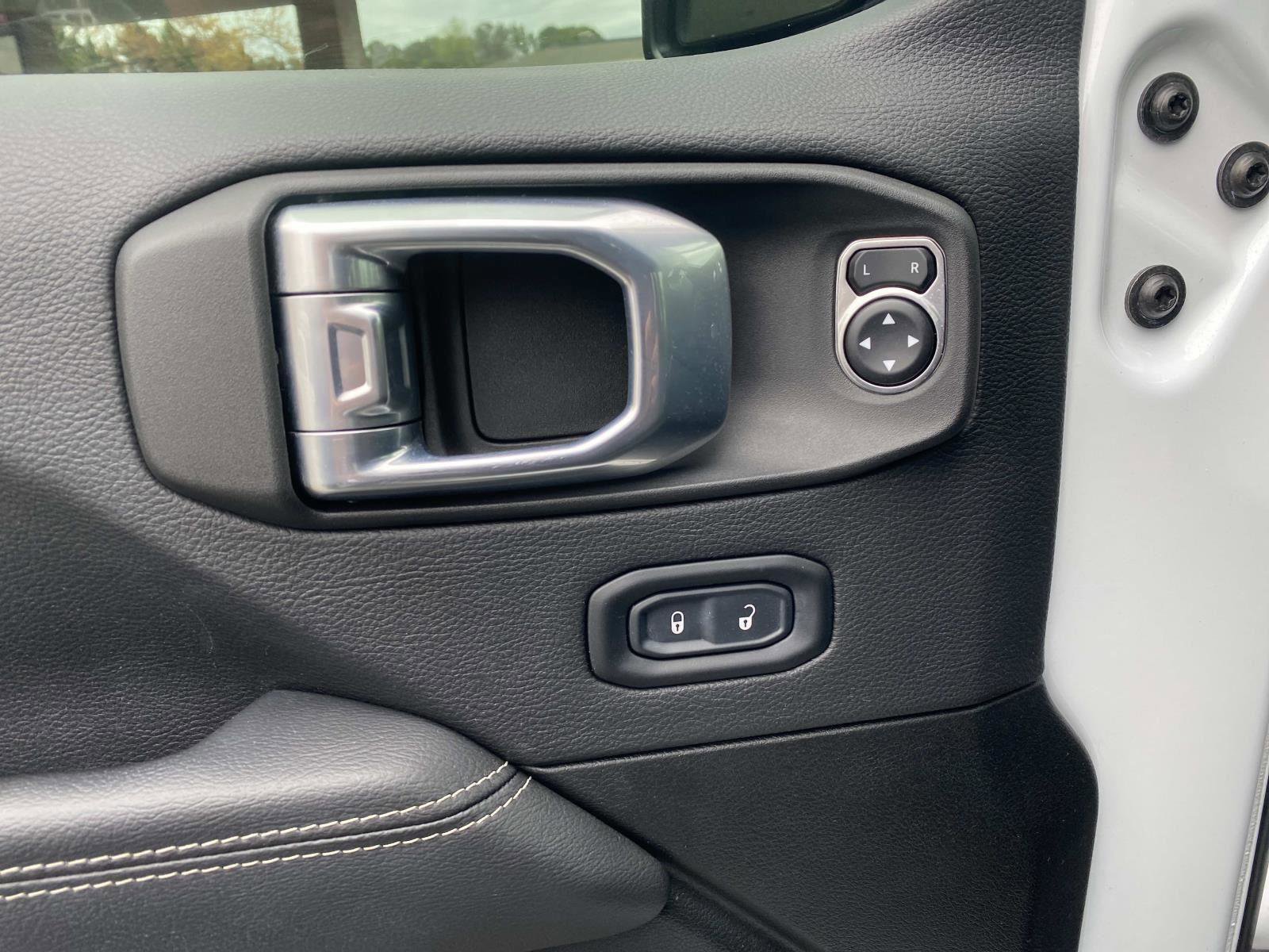 Certified 2022 Jeep Gladiator Overland image 21