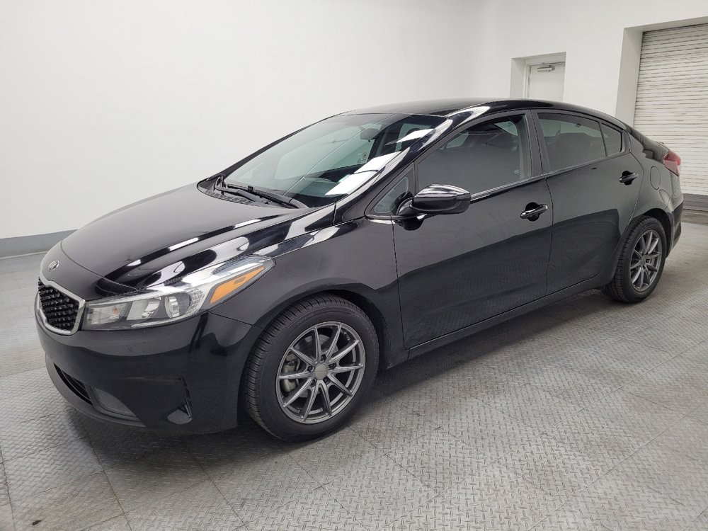 Used 2018 Kia Forte S image 2