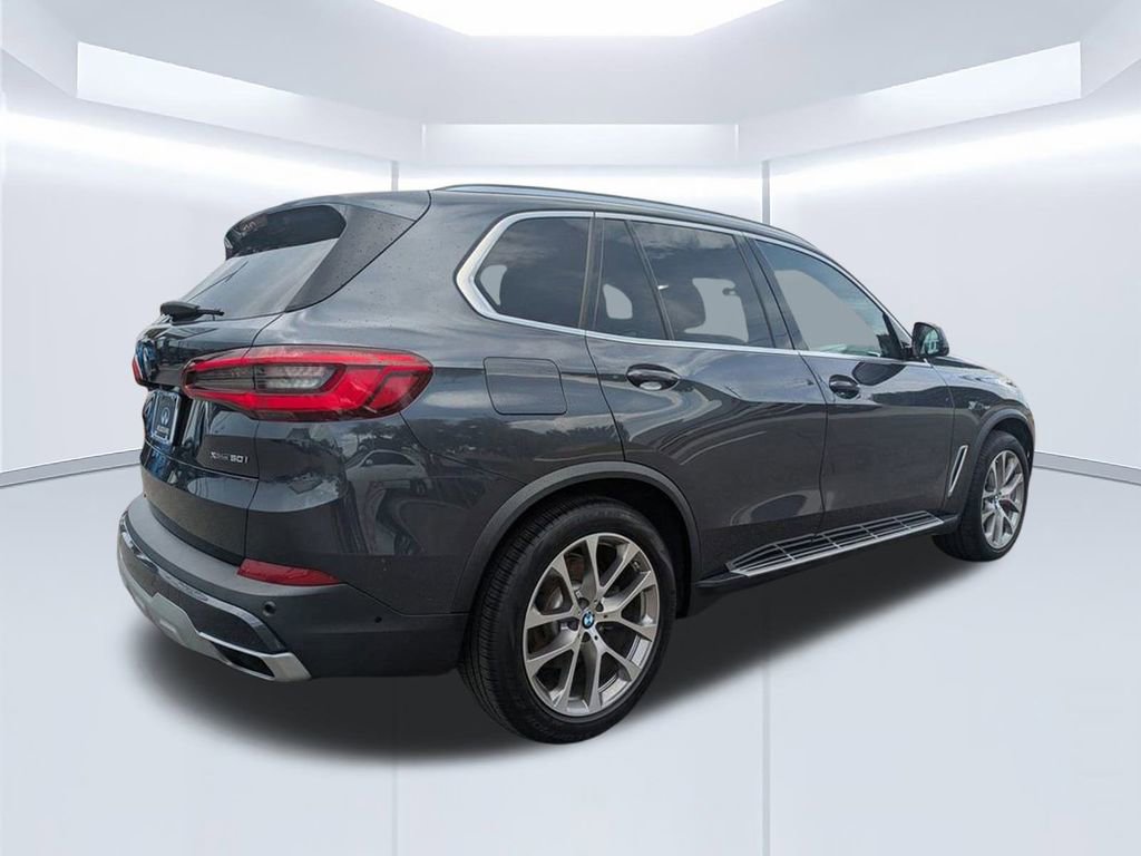 Used 2019 BMW X5 xDrive50i w/ Parking Assistance Package image 4