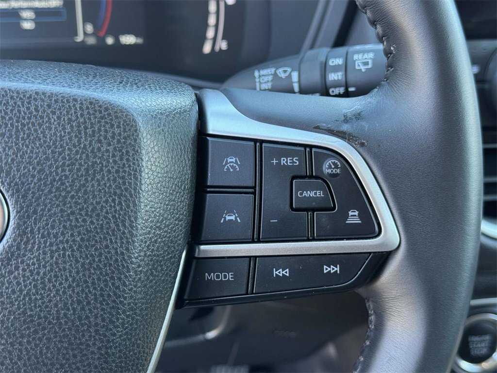 Used 2025 Toyota Grand Highlander XLE image 11