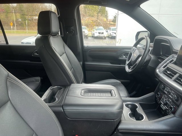 Used 2023 Chevrolet Suburban Premier image 32