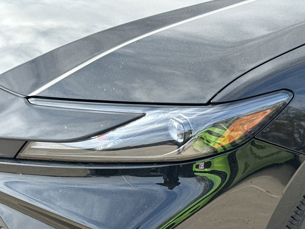 Used 2025 Toyota Camry LE image 4