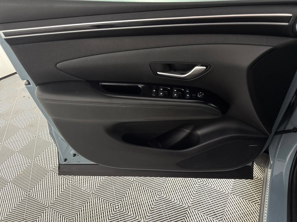 Certified 2022 Hyundai Santa Cruz Limited AWD/4WD image 12