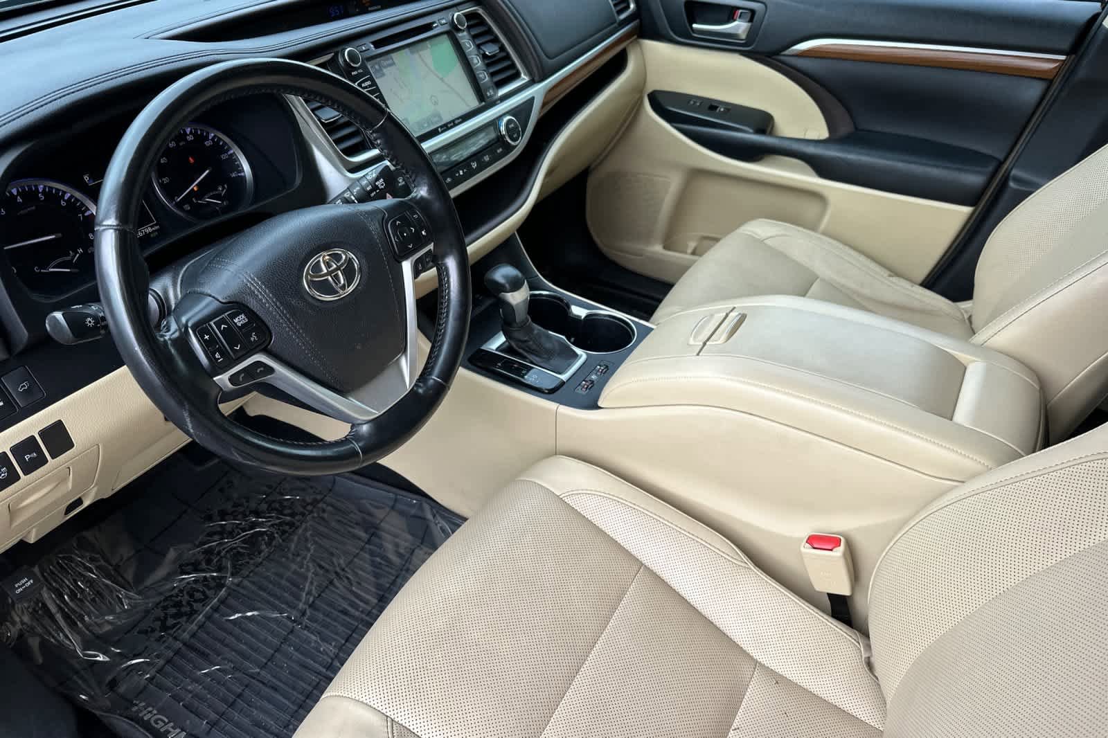 Used 2017 Toyota Highlander Limited Platinum AWD/4WD image 11