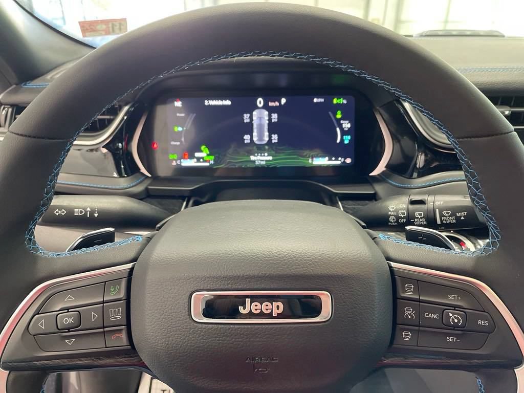 New 2024 Jeep Grand Cherokee Trailhawk w/ Advanced Protech Group II AWD/4WD image 16