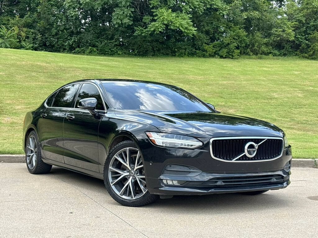 Used 2019 Volvo S90 T6 Momentum