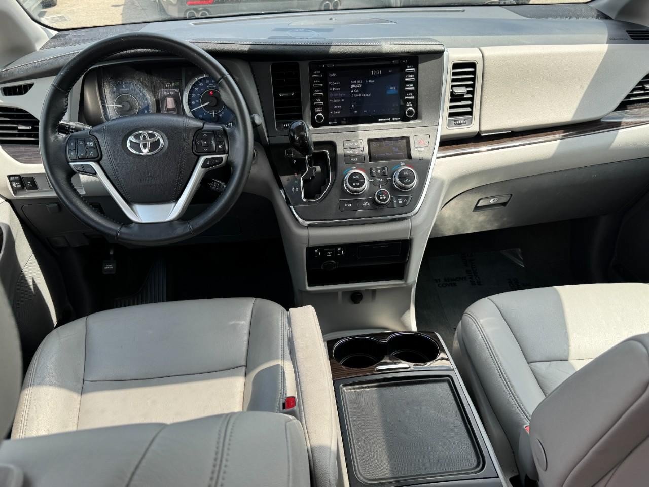 Used 2018 Toyota Sienna XLE w/ Protection Package AWD/4WD image 12