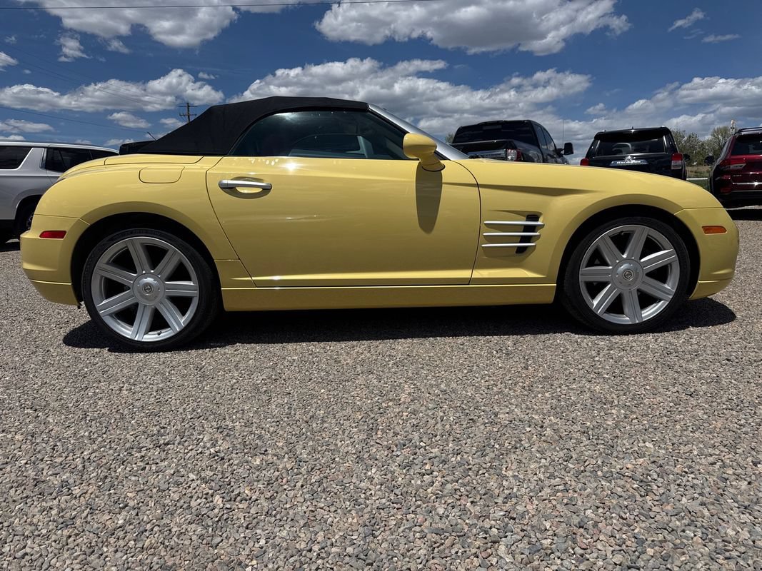 Used 2006 Chrysler Crossfire Limited RWD image 3