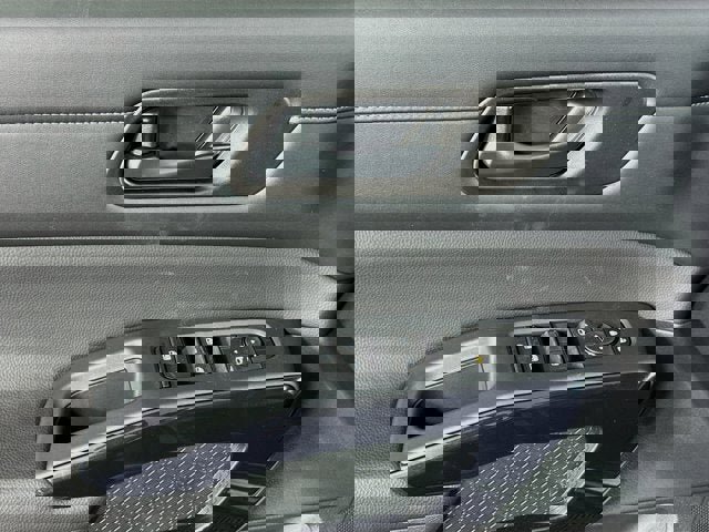 New 2025 Nissan Pathfinder S image 14