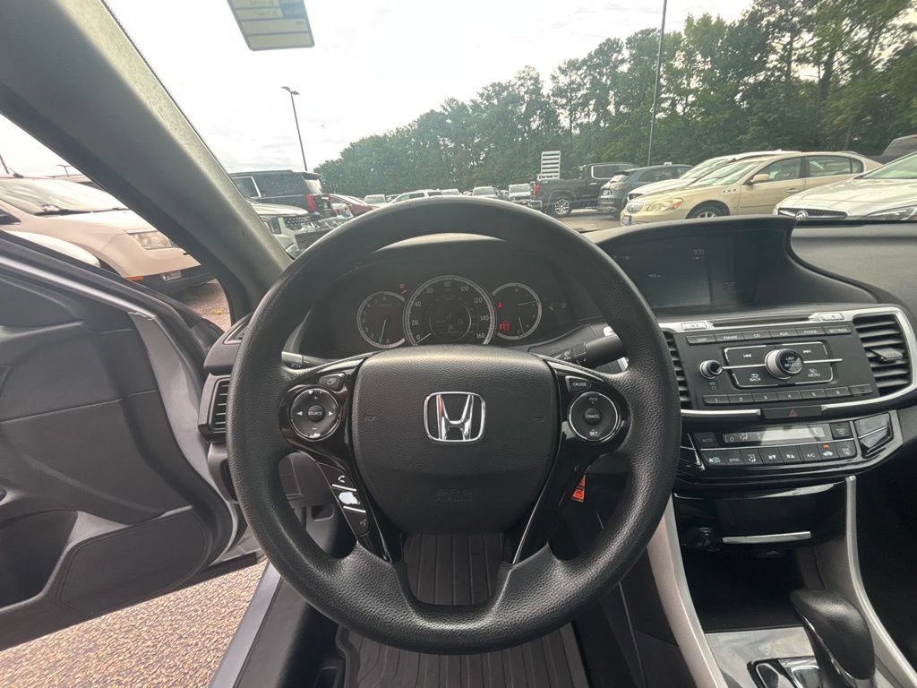 Used 2017 Honda Accord LX image 12