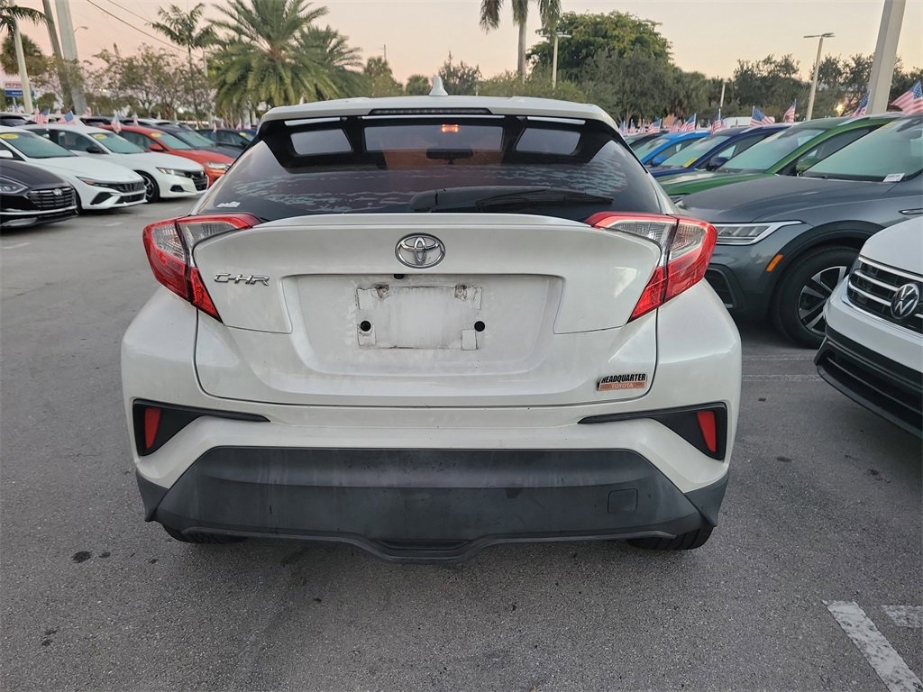 Used 2019 Toyota C-HR XLE image 9
