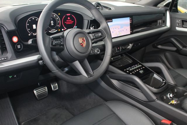 Certified 2026 Porsche Cayenne S image 4