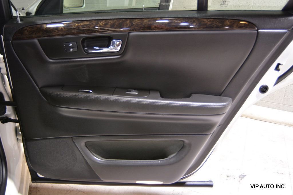 Used 2008 Cadillac DTS w/ Sun And Sound Package image 10