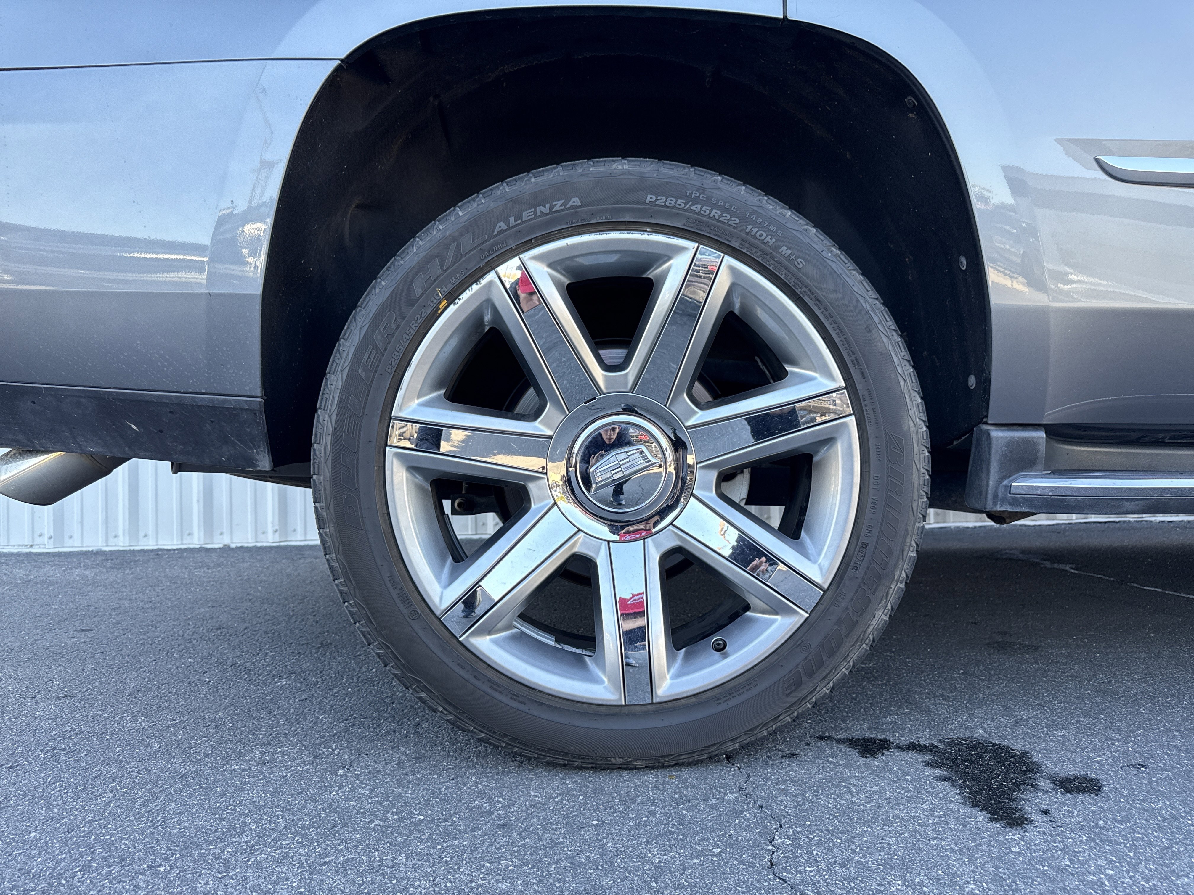 Used 2018 Cadillac Escalade Luxury w/ LPO, Radiant Package image 36