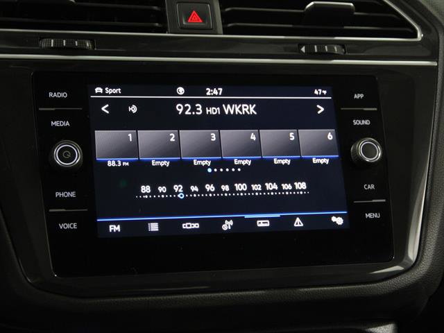 Certified 2024 Volkswagen Tiguan SE image 10