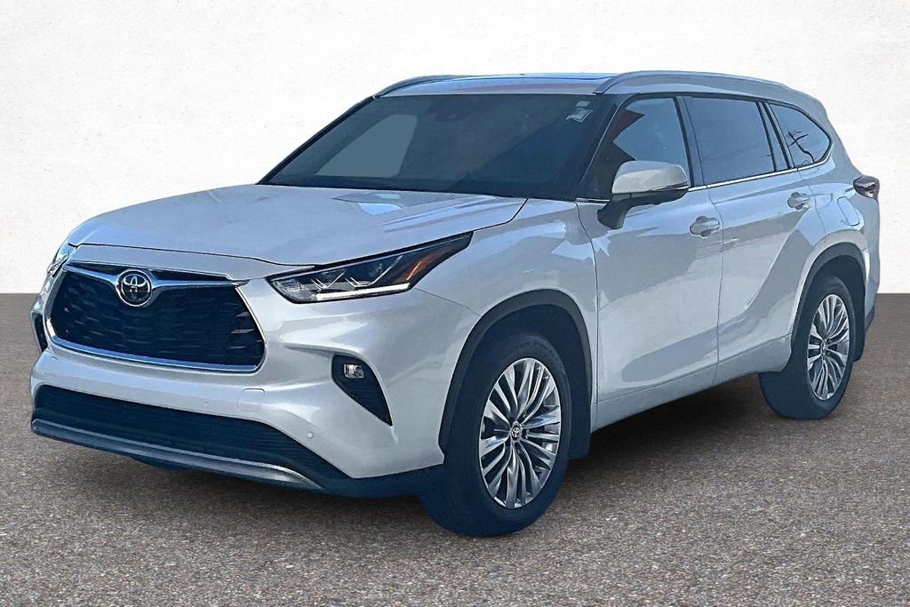 Used 2026 Toyota Highlander Platinum image 4