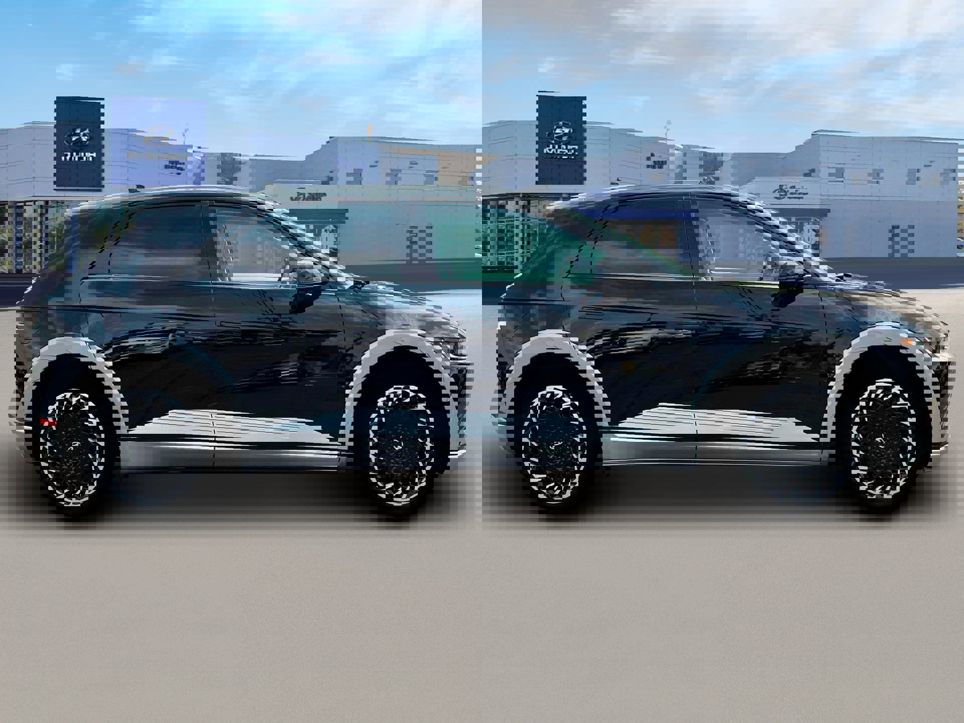 New 2024 Hyundai Ioniq 5 Limited image 9