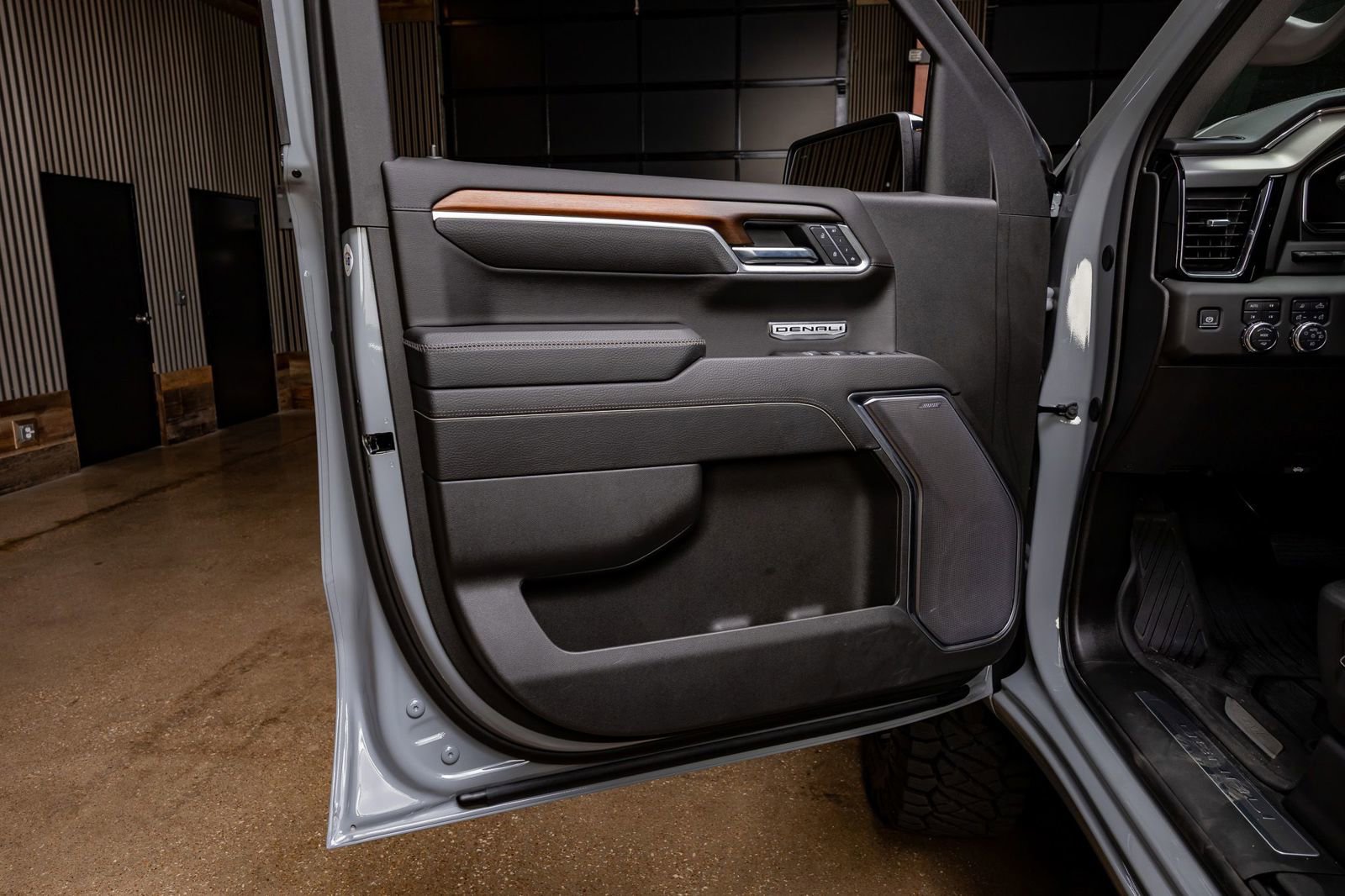 Used 2025 GMC Sierra 1500 Denali w/ Technology Package image 36