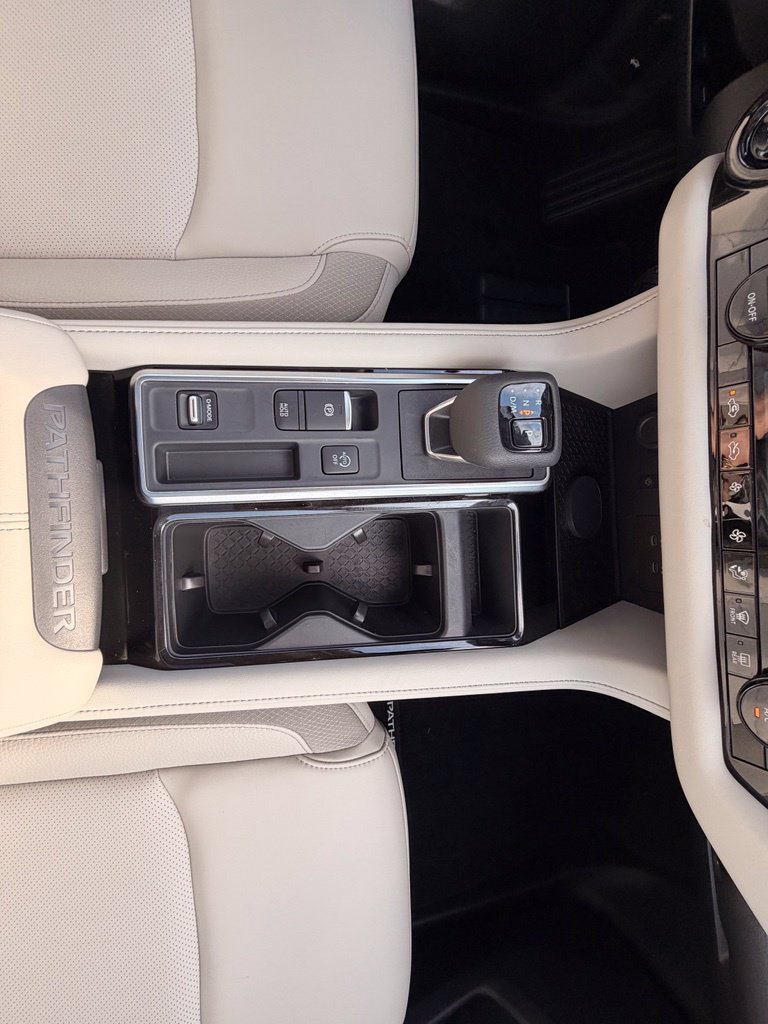 Certified 2026 Nissan Pathfinder SL w/ SL Premium Package FWD image 29