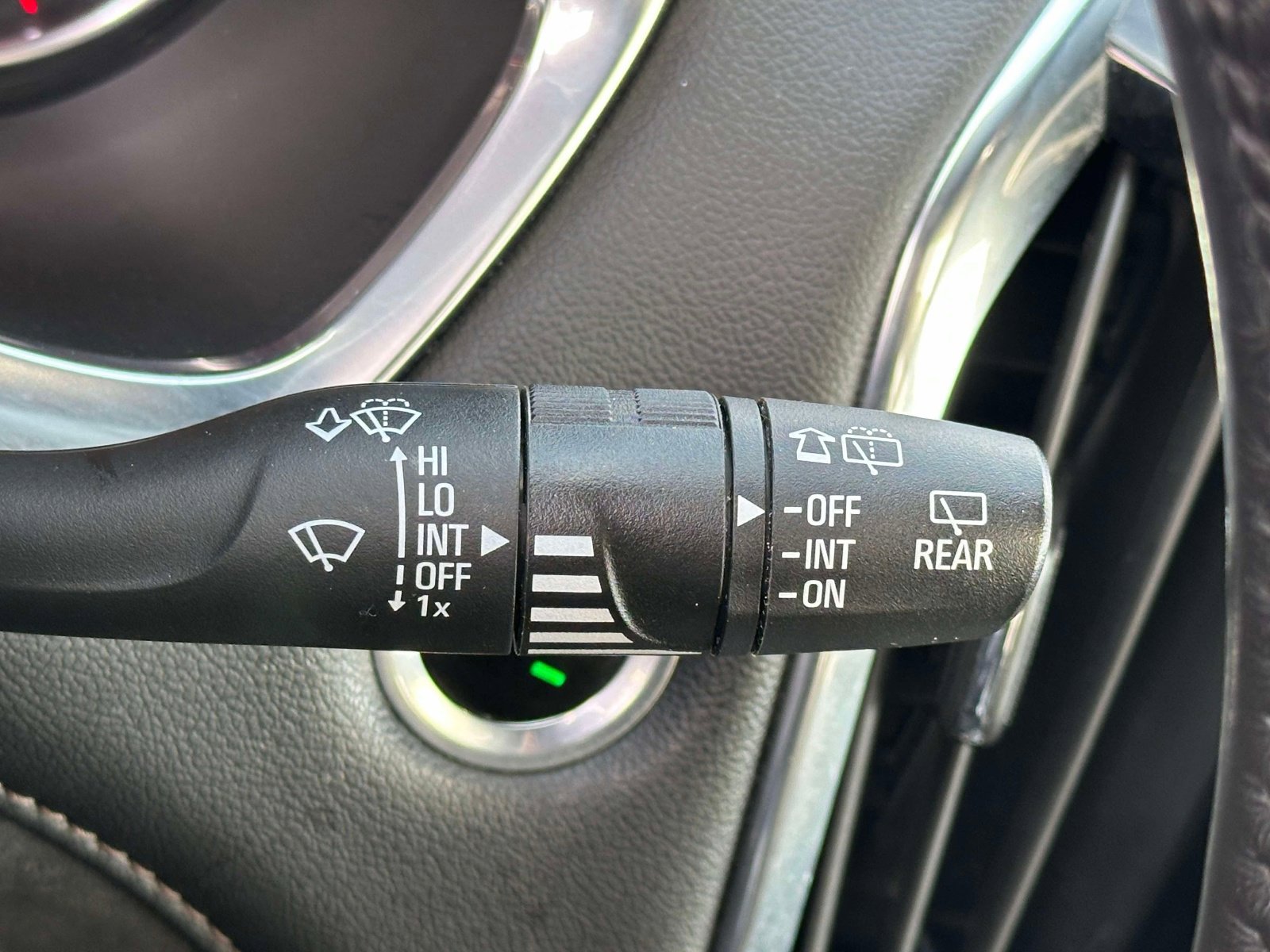 Used 2022 Chevrolet Traverse High Country image 25